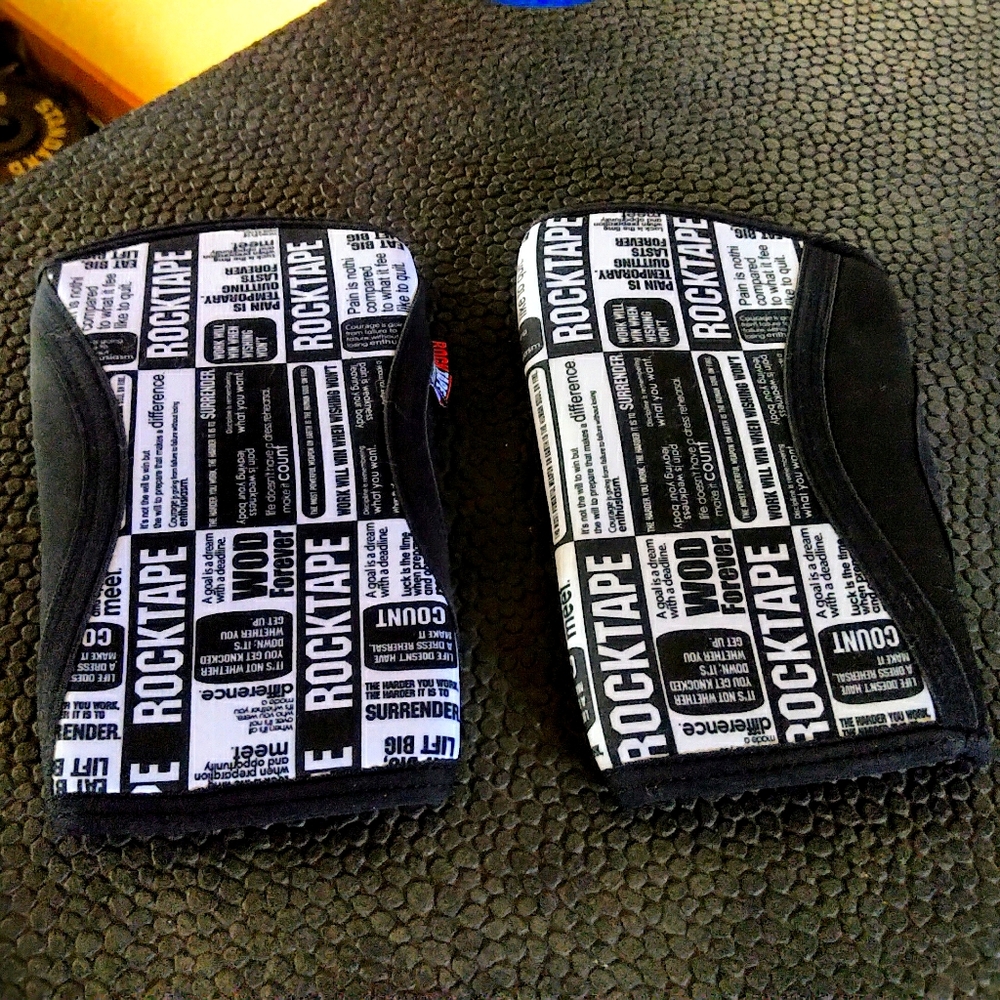 Weightlifting knee sleeves